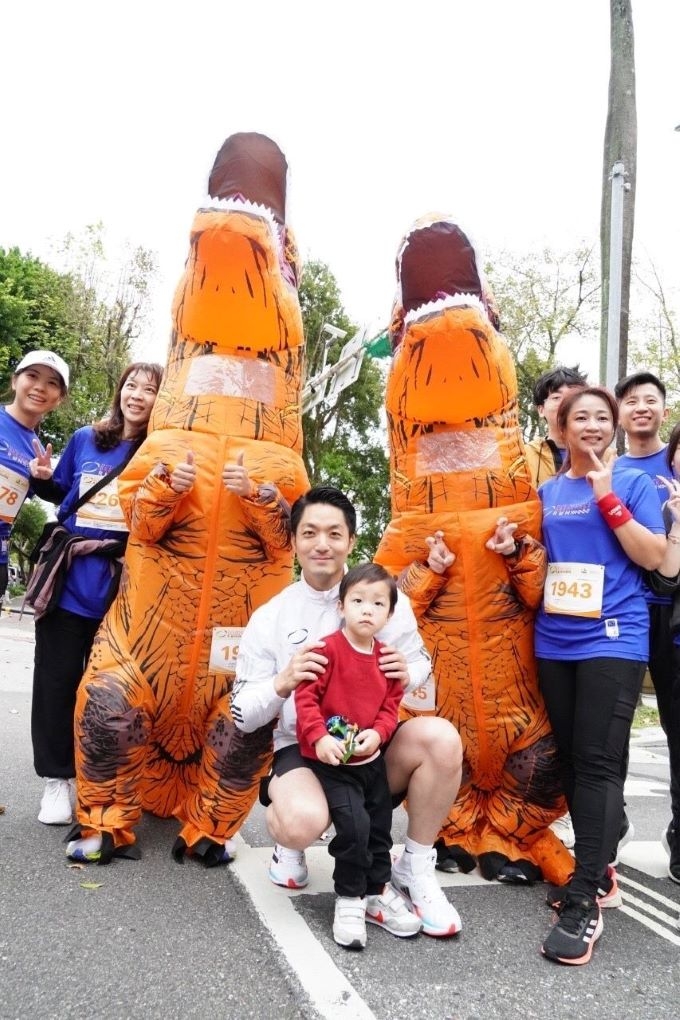 帶二寶體驗臺北馬拉松歡樂早餐跑 蔣萬安:希望不分年齡都能享受路跑的美好