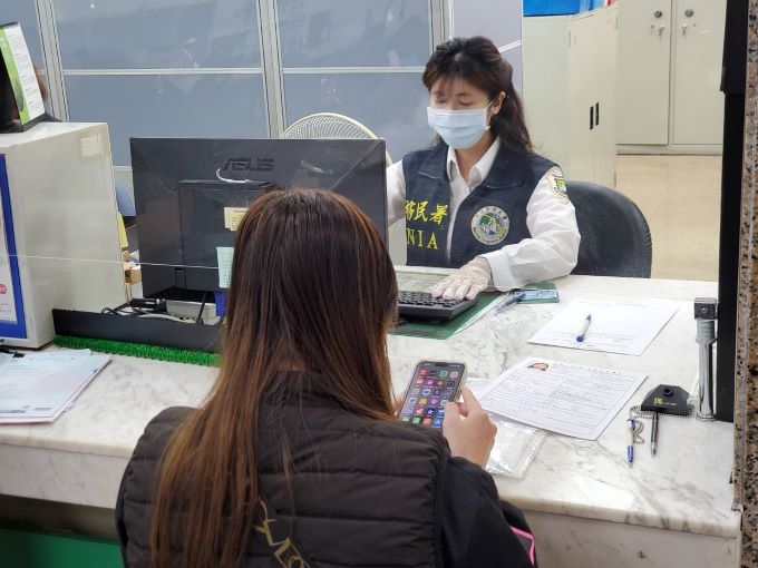   移民法新修正施行 外配感謝圓夢留臺照顧子女