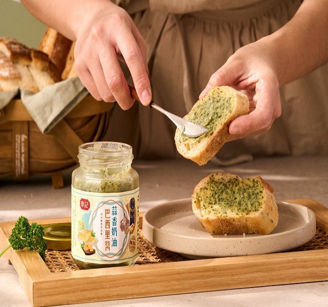 【蒜香奶油巴西里醬】，食材風味的重新詮釋，在家即可自製清新爽口又營養的三明治