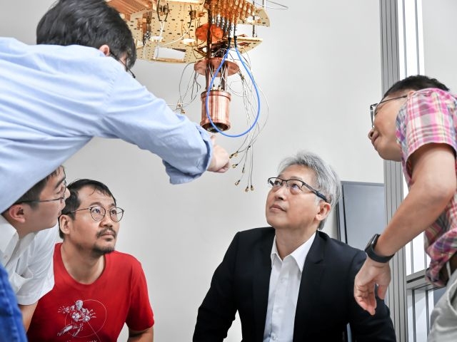中研院發布量子晶片製程科學成果　揭牌兩項研發平台 推動臺灣量子科技研發