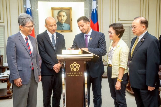 立法院韓國瑜院長接見瓜地馬拉共和國國會議長羅慕斯（Nery Abilio Ramos y Ramos）閣下訪問團 韓國瑜：臺瓜邦誼歷久彌新 雙邊合作穩定發展