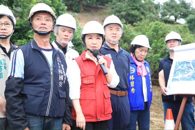 連日豪雨致台中霧峰暗坑巷災損 盧市長親赴關心搶修進度：全力保障市民安全