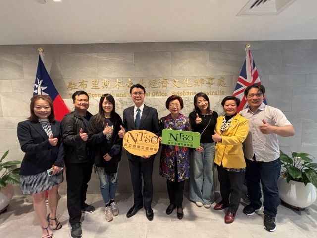 駐布里斯本台北經濟文化辦事處范厚祿處長對於國臺交來訪表達歡迎,並也對於能將臺灣音樂帶到澳洲高度讚許。 駐布里斯本台北經濟文化辦事處范厚祿處長對於國臺交來訪表達歡迎,並也對於能將臺灣音樂帶到澳洲高度讚許。