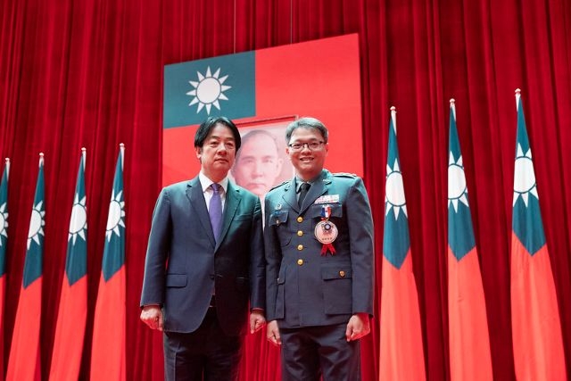 總統出席軍人節表揚大會。 總統出席軍人節表揚大會。