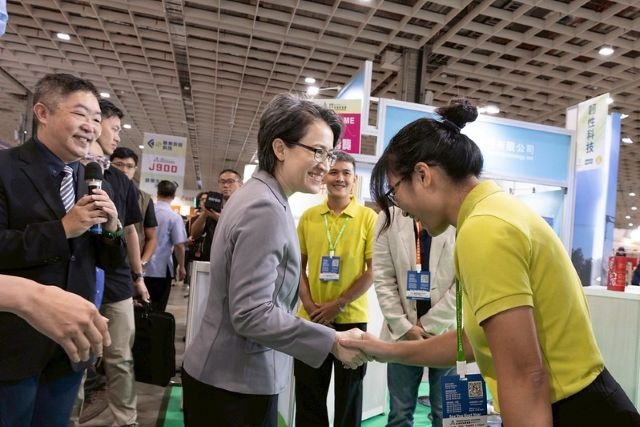 副總統參觀臺灣智慧農漁週。 副總統參觀臺灣智慧農漁週。