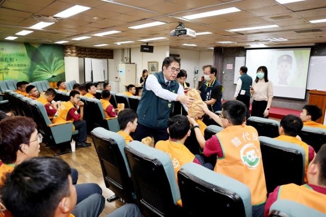 黃偉哲嘉勉消防替代役 支援花蓮救災展現同島一命精神