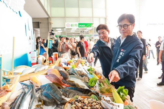 集結茄萣、永安、彌陀、梓官、前鎮及林園等六大漁港,於11至12月推出一系列精彩活動。 集結茄萣、永安、彌陀、梓官、前鎮及林園等六大漁港,於11至12月推出一系列精彩活動。