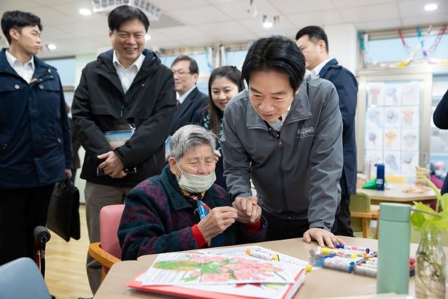 總統強調長照3.0將持續加強對長輩的照顧 籲請立院早日審議總預算案 避免影響長輩權益