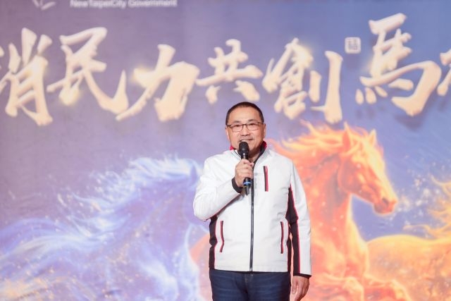 慰問春節值勤同仁 侯友宜感謝警消民力共同守護新北治安