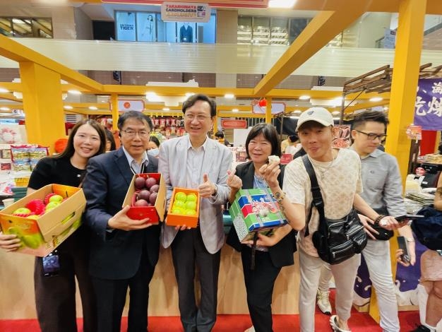駐新加坡大使喜報佳音 台南蜜棗在星狂銷供不應求