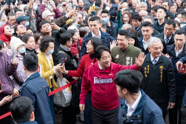 總統大年初一走訪北北基廟宇祈福　強調經濟成果與全民共享　持續強化推動國家建設