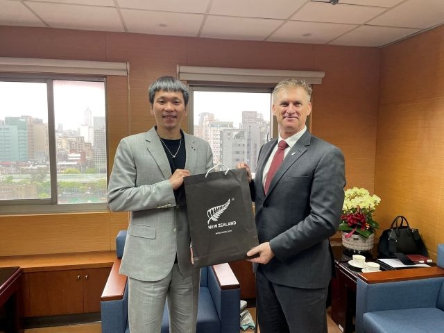 紐西蘭駐臺代表梁思齊（Chris Langley）拜會李洋部長 臺紐已具備運動交流深化連結的良好條件