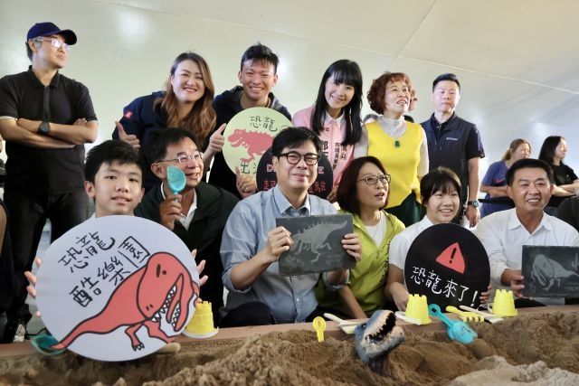 高雄兒童節「恐龍酷樂園」。 高雄兒童節「恐龍酷樂園」。