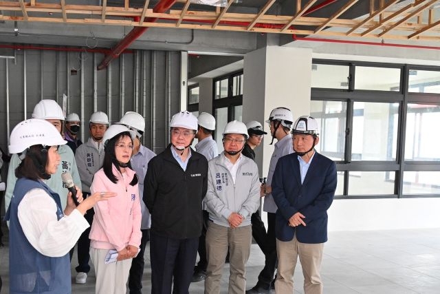 視察臺東樂齡社福大樓工程 卓揆期待成為全方位、多功能社區長照據點、落實「雙就業、雙照顧」目標