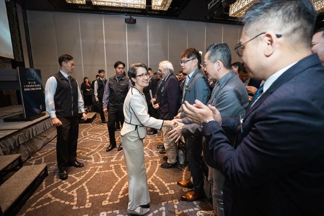 副總統出席「第64屆十大傑出青年選拔辦法暨評審主任委員公布記者會」。 副總統出席「第64屆十大傑出青年選拔辦法暨評審主任委員公布記者會」。