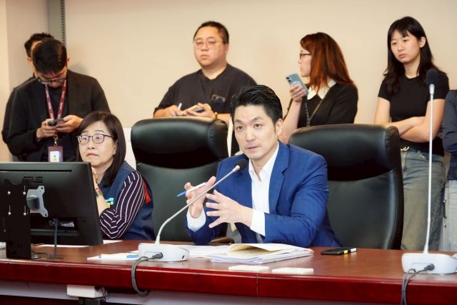 蔣萬安赴民眾黨團說明重大議案 盼府會齊心為市民打拚