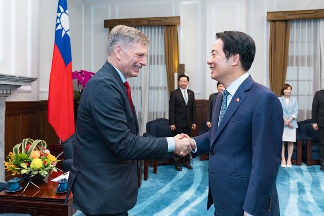 總統接見美國懷俄明州州長訪團　盼深化經貿能源科技交流　攜手打造更具韌性民主供應鏈