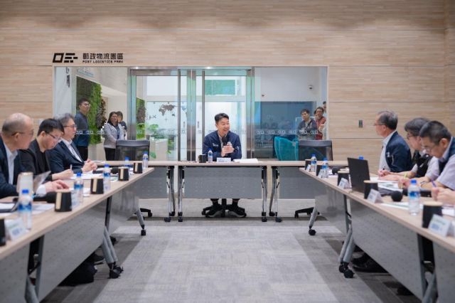 交通部全力督導北臺灣郵件作業中心穩定運作 部長親赴現場要求加速改善、確保郵務服務品質
