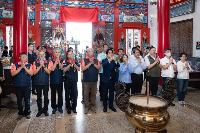 總統前往「屏東市代天宮」參香祈福　盼持續推動社福政策讓國人生活更加安定
