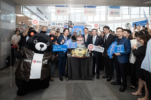 總統出席「2026年台北國際電腦展(COMPUTEX)開幕典禮」。 總統出席「2026年台北國際電腦展(COMPUTEX)開幕典禮」。