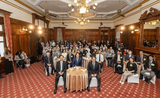總統與國際媒體茶敘 盼世界更了解民主、自由、堅定、繁榮的民主臺灣。 總統與國際媒體茶敘 盼世界更了解民主、自由、堅定、繁榮的民主臺灣。