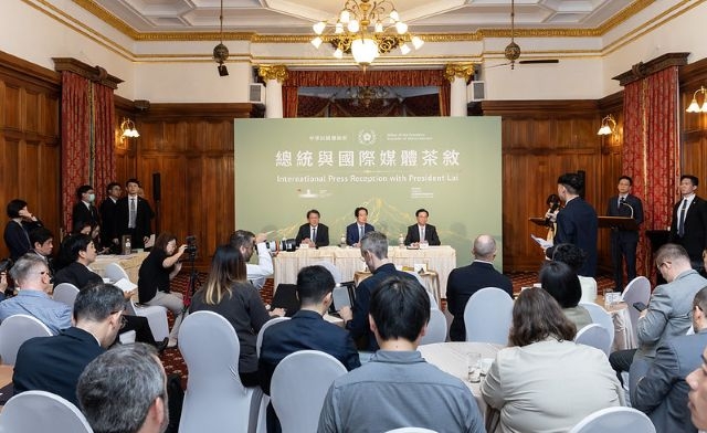 總統出席台灣外國記者會 (Taiwan Foreign Correspondents' Club)「總統與國際媒體茶敘」活動回應媒體提問