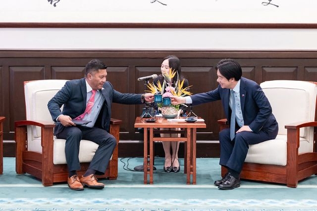 總統接見馬紹爾群島外長　盼持續深化臺馬各領域合作　共同提升經濟韌性