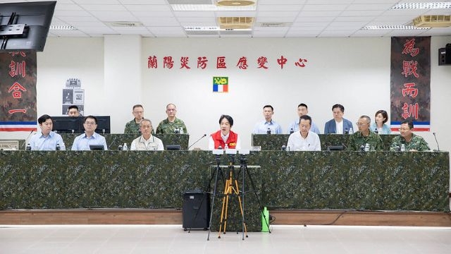 總統聽取災防整備簡報。 總統聽取災防整備簡報。