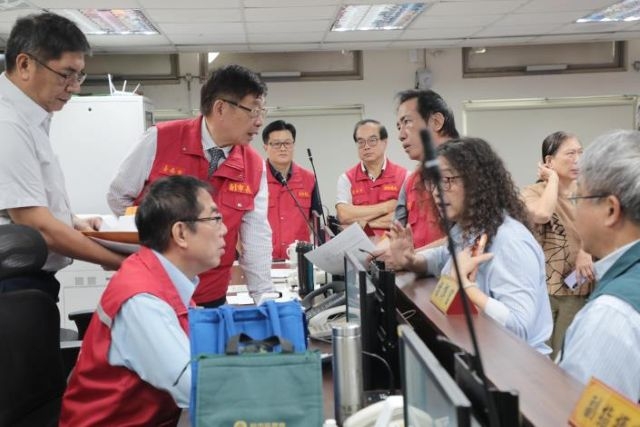 南市府強調,市府團隊將持續24小時守視颱風動態。 南市府強調,市府團隊將持續24小時守視颱風動態。