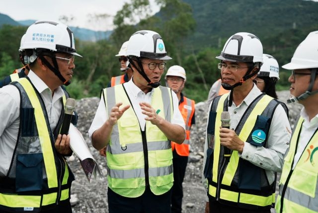 克服豪雨挑戰 追回工程進度 陳金德：馬太鞍永久橋續拚年底通車