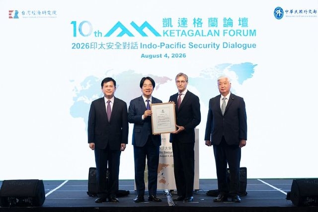 總統與出席貴賓合影。 總統與出席貴賓合影。