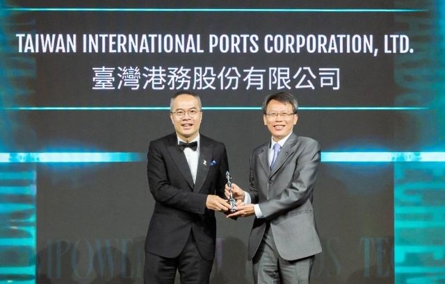 臺灣港務公司四度榮獲《HR Asia》亞洲最佳企業雇主獎 首獲「科技賦能獎」創雙料佳績
