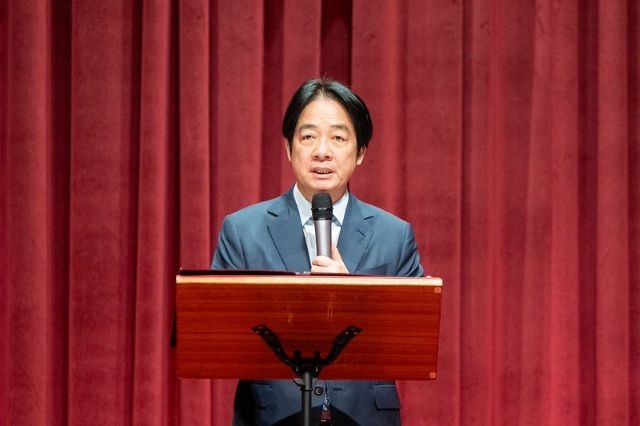 總統與參戰官兵及遺族午宴,並致詞。 總統與參戰官兵及遺族午宴,並致詞。