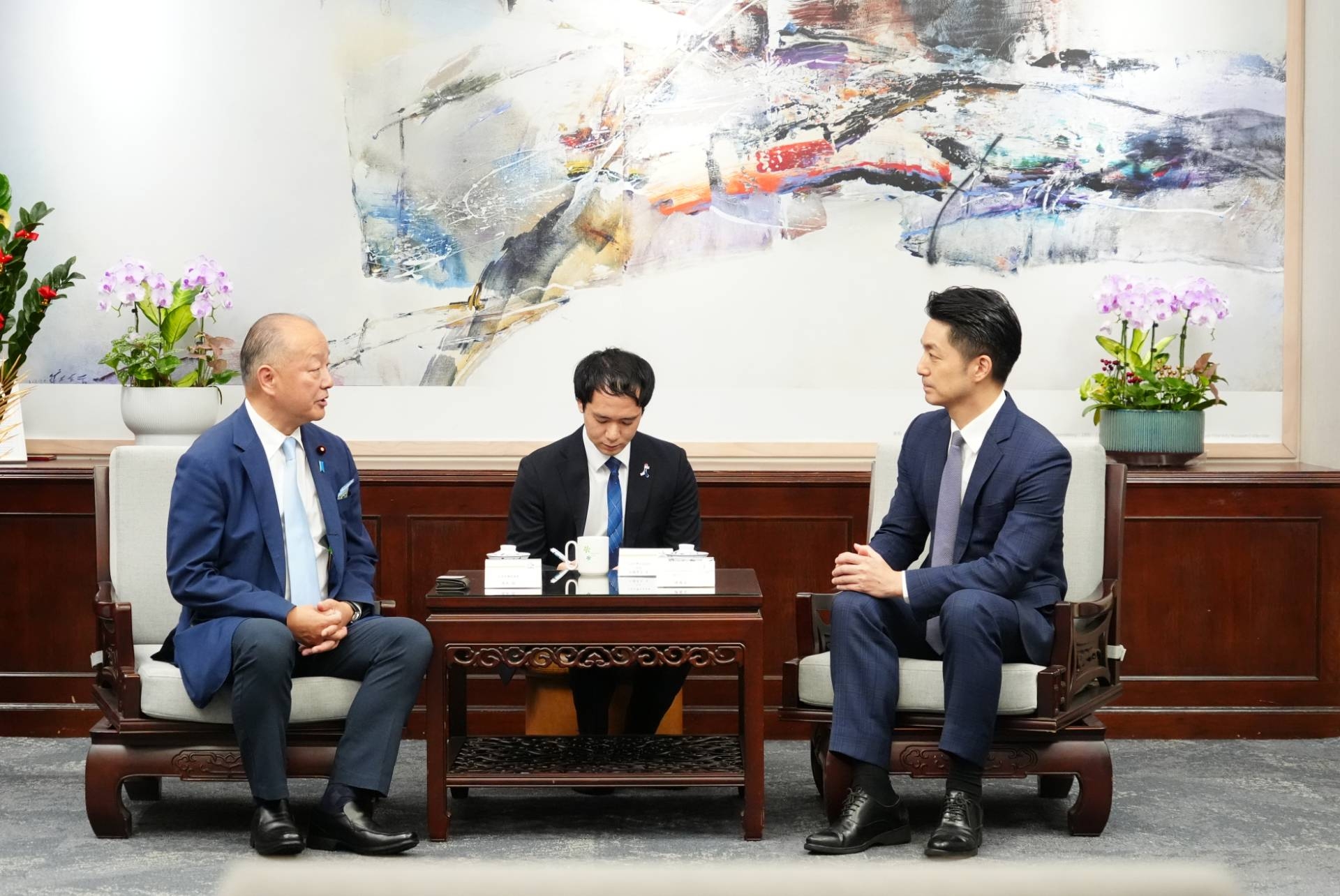 雙方就臺日經貿、城市交流及防災韌性等議題交換意見。 雙方就臺日經貿、城市交流及防災韌性等議題交換意見。