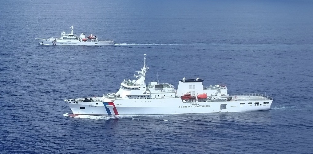 嘉義艦、澎湖艦航抵帛琉 展開115年度遠航訓練暨海巡外交任務